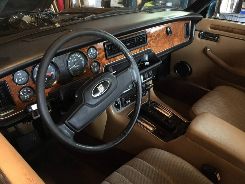 Illustration for article titled At $5,500, Would You Let This 1980 Jaguar XJ6 Series III Class Up the Joint?